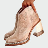 Adriana - Botas couro bordadas