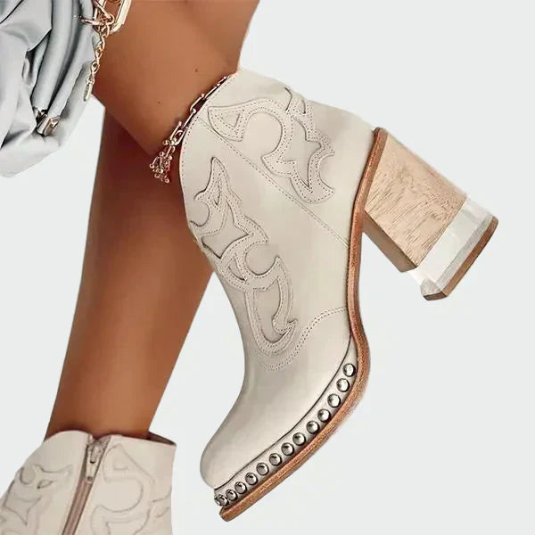 Adriana - Botas couro bordadas