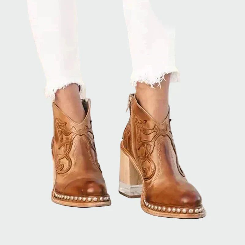 Adriana - Botas couro bordadas